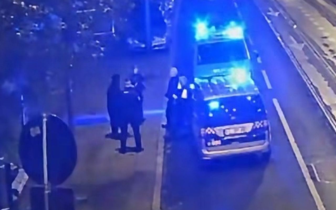 Po prostu sobie stał. Nagle zaroiło się od służb. Wideo z Łodzi