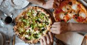 Jak zrobić ciasto na pizzę - przepis na idealne ciasto