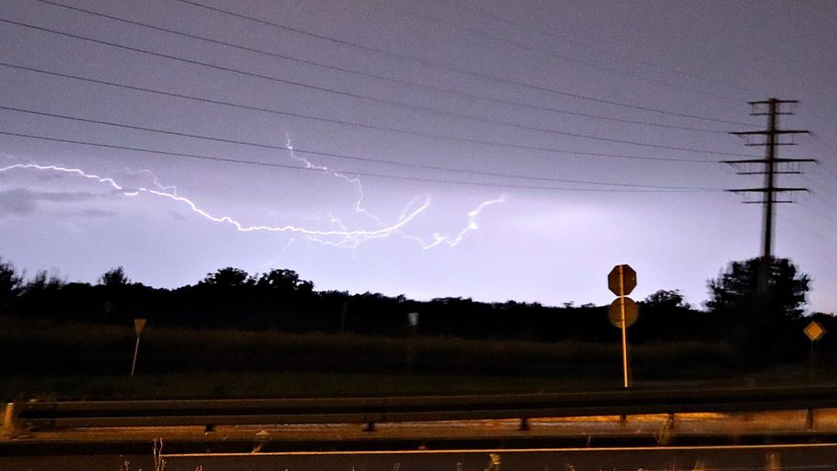 BURZA DESZCZ WIATR ULEWA BLYSKAWICA NIEBO 

NZ 


FOT. LUKASZ KACZANOWSKI/POLSKA PRESS