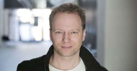 Maciej Stuhr utknął w korku przez protesty. Wszystko zrelacjonował