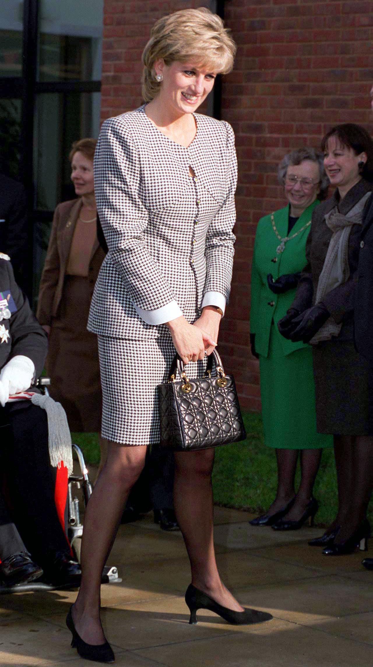 Księżna Diana z kultową torebką Lady Dior