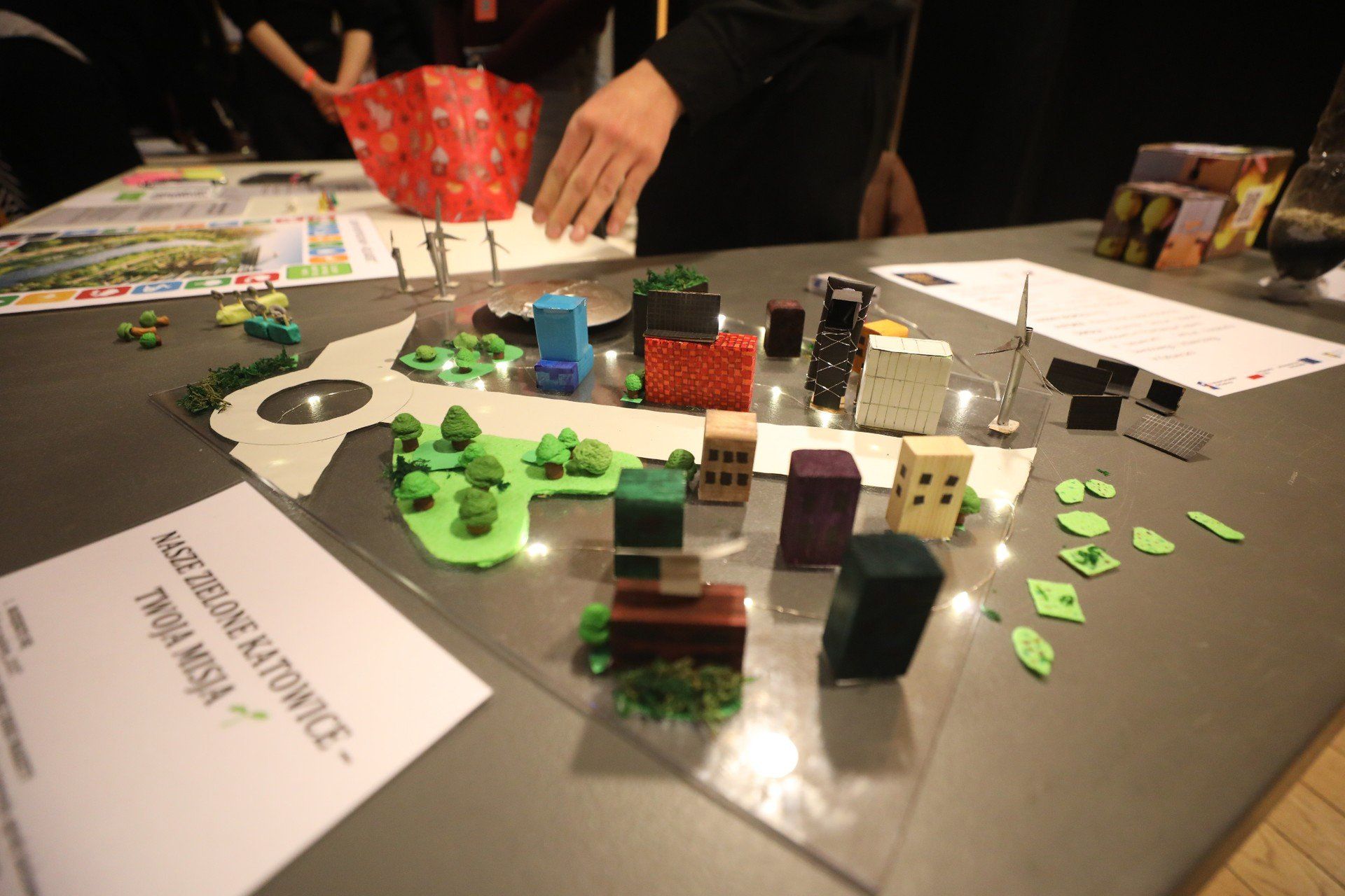 Finał dziewiątej edycji Śląskiego Festiwalu Nauki Katowice. Dyskusje, warsztaty, pokazy i... gwiazdy TikToka. Działo się