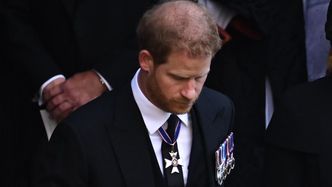Książę Harry JAKO OSTATNI dowiedział się o śmierci królowej Elżbiety?! Pałac Buckingham wydał oficjalne oświadczenie