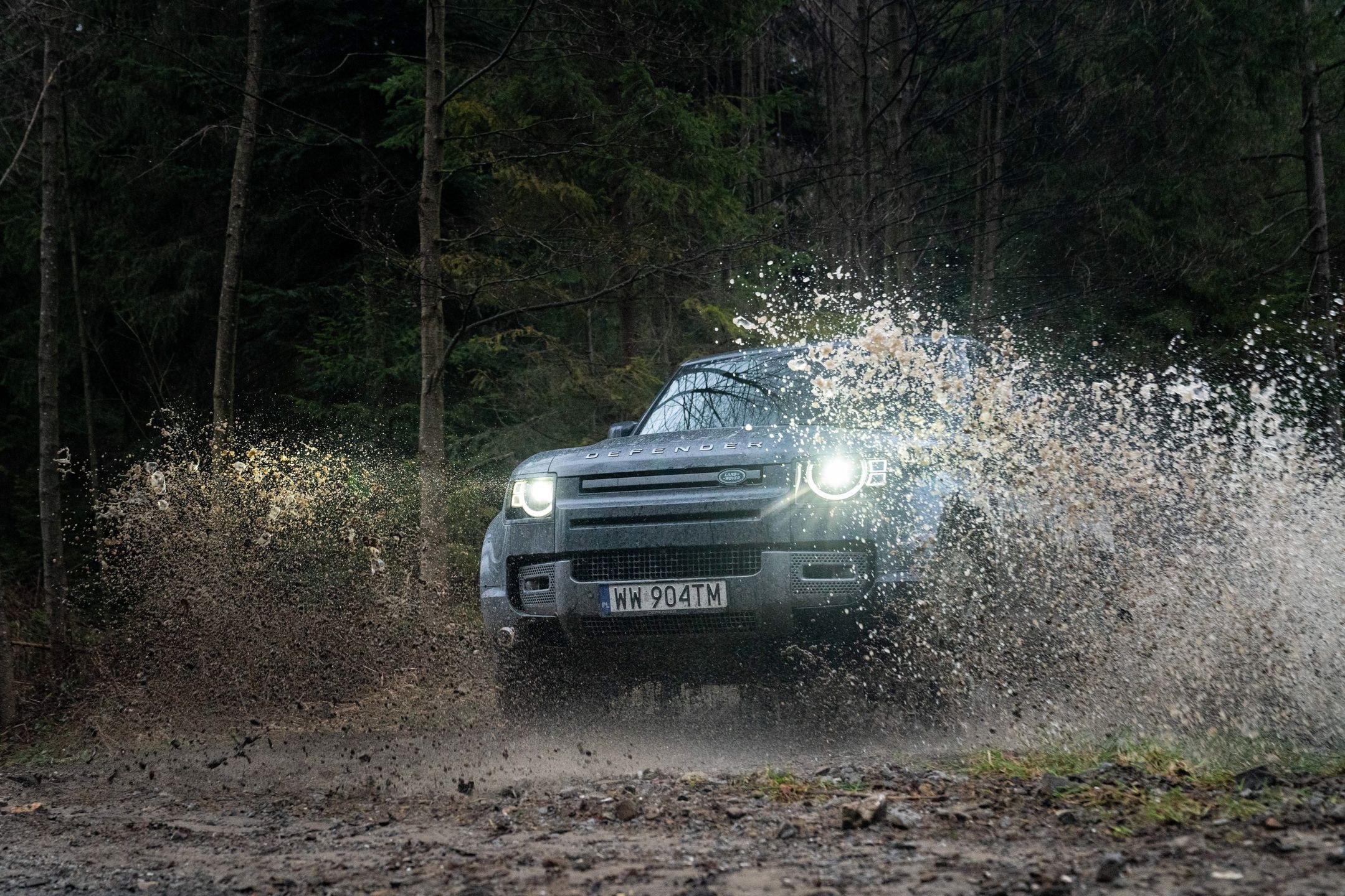 Land Rover Defender 130 Outbound