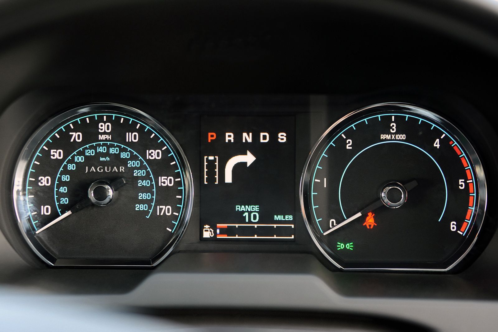 2012-Jaguar-XF-Diesel