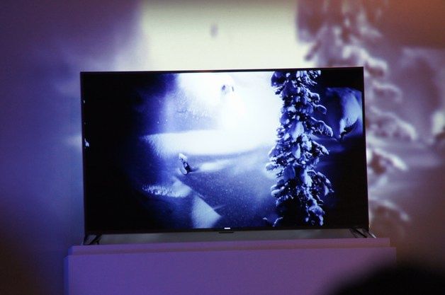 Na konferencji prasowej zaprezentowano m.in. nową wersję technologii Ambient Light, która pozwala na zdublowanie elementów obrazu wyświetlanego na ekranie i rzutowanie ich na ścianę.