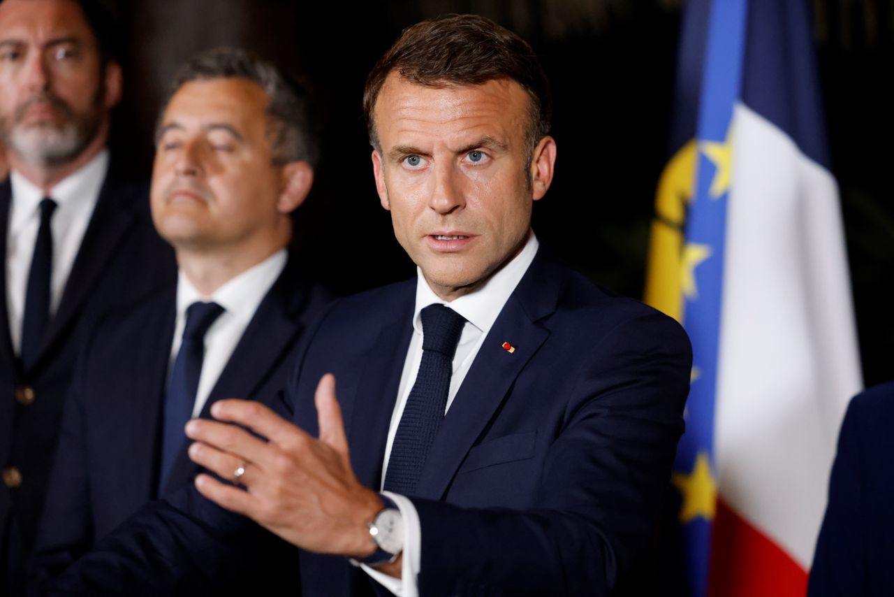 France to cut unemployment benefits ahead of crucial EU elections