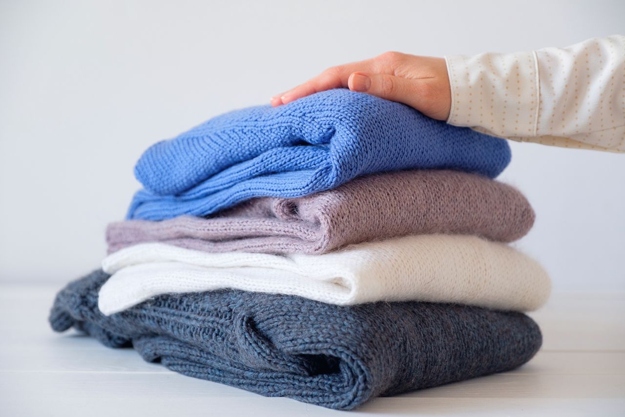Pranie wełnianych i kaszmirowych swetrów bez tajemnic 