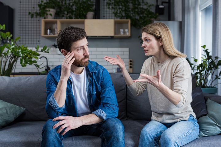 Przemoc psychiczna w małżeństwie to m.in. agresja słowna, krytyka i krzyk