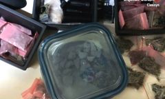 Śląskie. Nalot na dom pełen dopalaczy. A tam o wiele więcej "znalezisk"