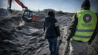 Toksyczne odpady po prostu sobie czekają. Inwestor się nie poczuwa