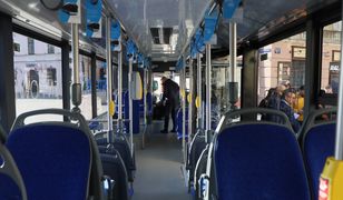 Napadł ją w autobusie, próbował wydłubać oczy