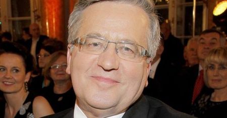 Komorowski w kawalerce Łukasza Jakóbiaka mówi o swojej biedzie!