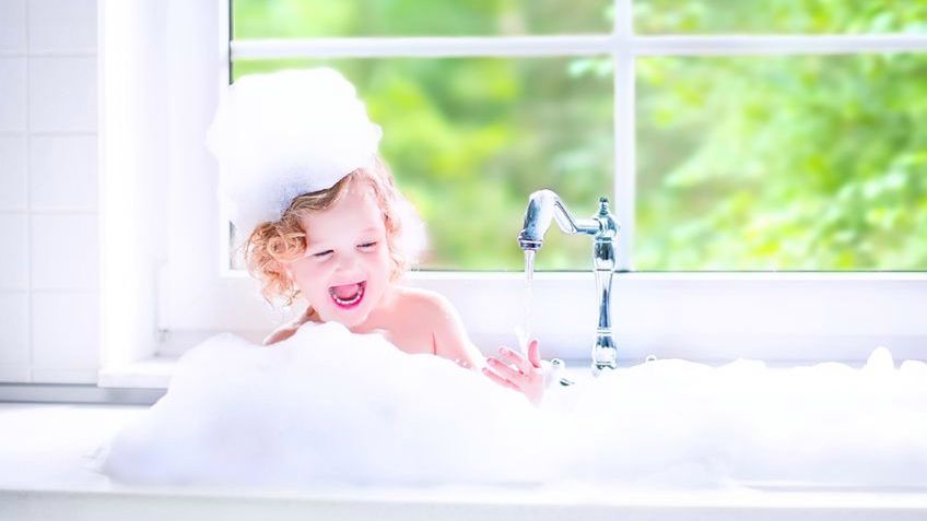 Jak przygotować łazienkę do potrzeb noworodka?