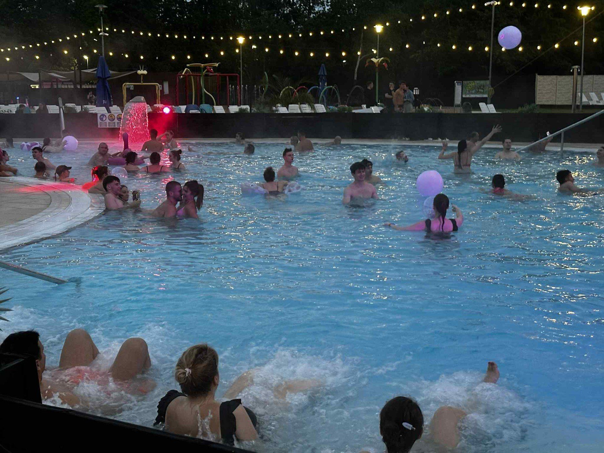 pink party fala