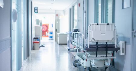 Co się dzieje w szpitalu na wrocławskim Brochowie? Pracownicy donoszą o mobbingu i alarmują MZ