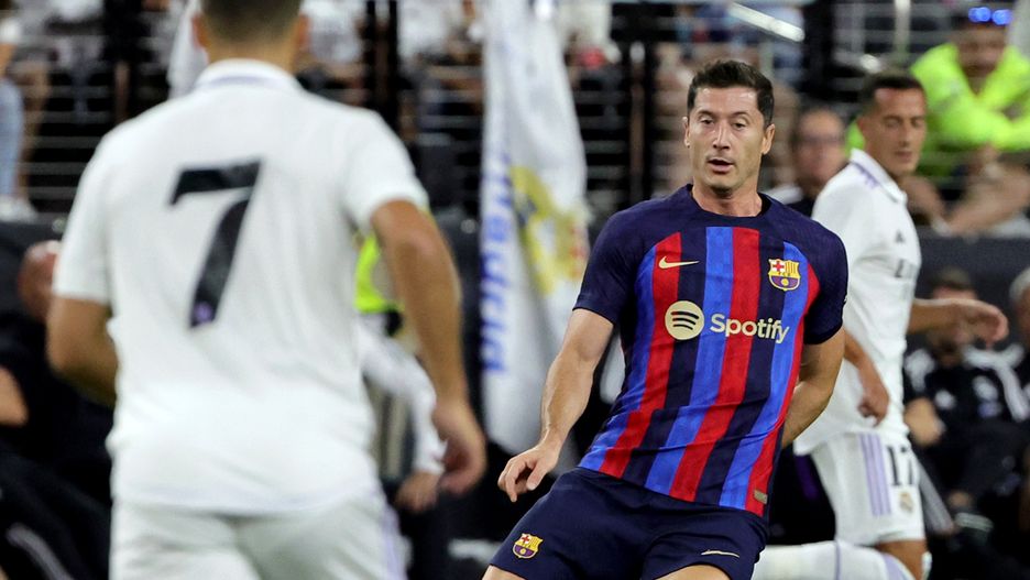 LAS VEGAS, NEVADA - JULY 23: Robert Lewandowski #12 of Barcelona dribbles the ball during a preseason friendly match against Real Madrid at Allegiant Stadium on July 23, 2022 in Las Vegas, Nevada. Barcelona defeated Real Madrid 1-0. (Photo by Ethan Miller/Getty Images)