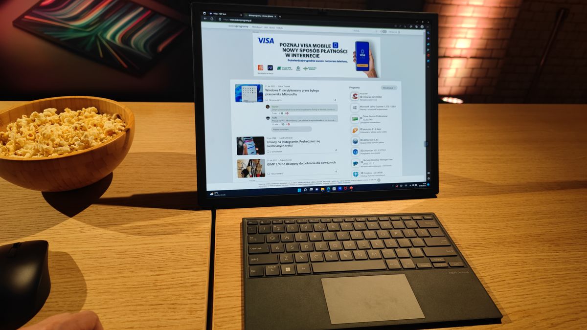 Asus Zenbook 17 Fold OLED