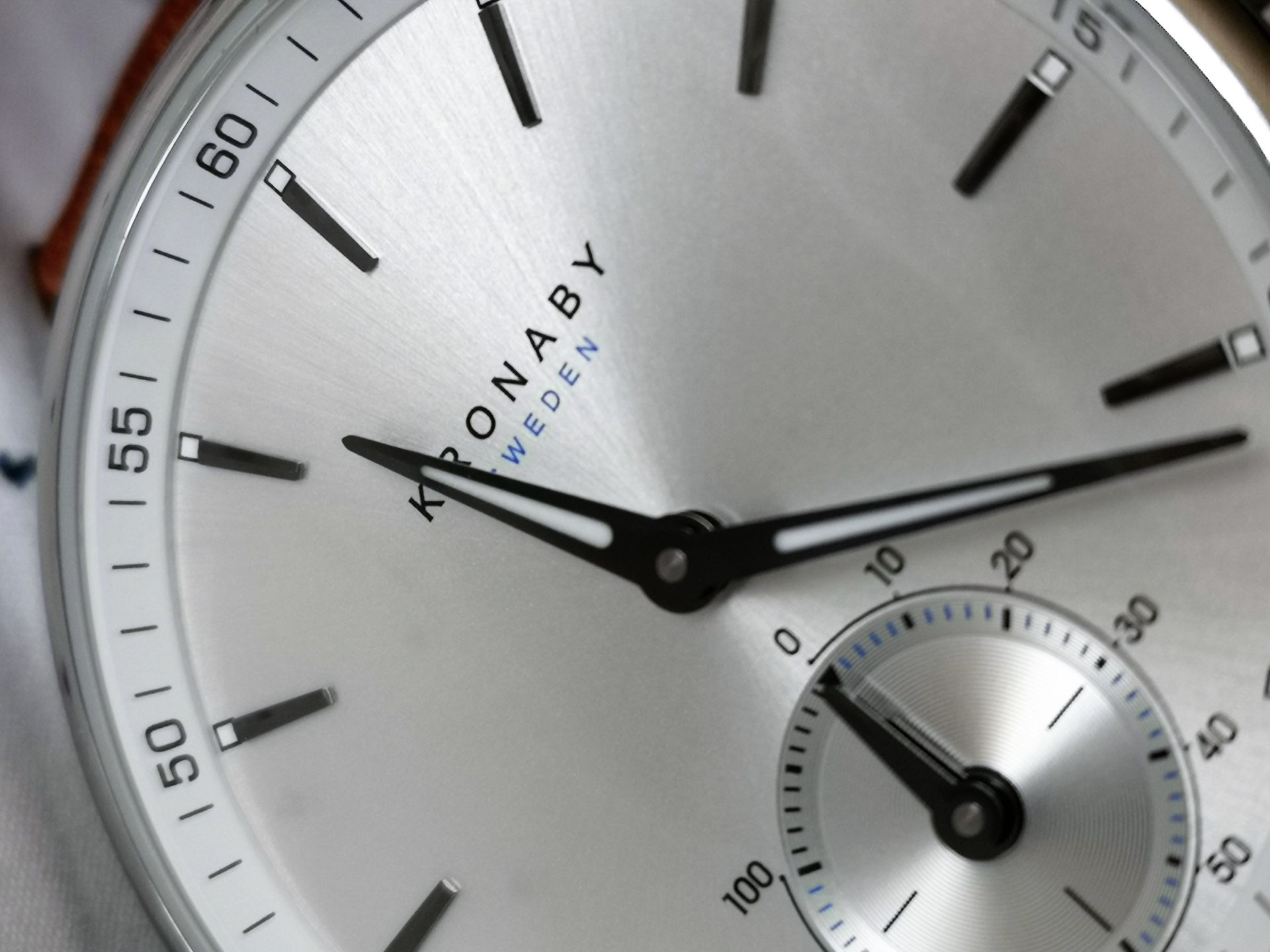 Test zegarka hybrydowego Kronaby Sekel A1000-0713. Mariaż nowoczesnej technologii z elegancją 18