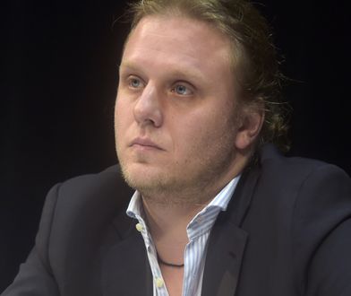 Bez morza kwiatów. Tak wygląda grób Piotra Woźniaka-Staraka w rocznicę urodzin