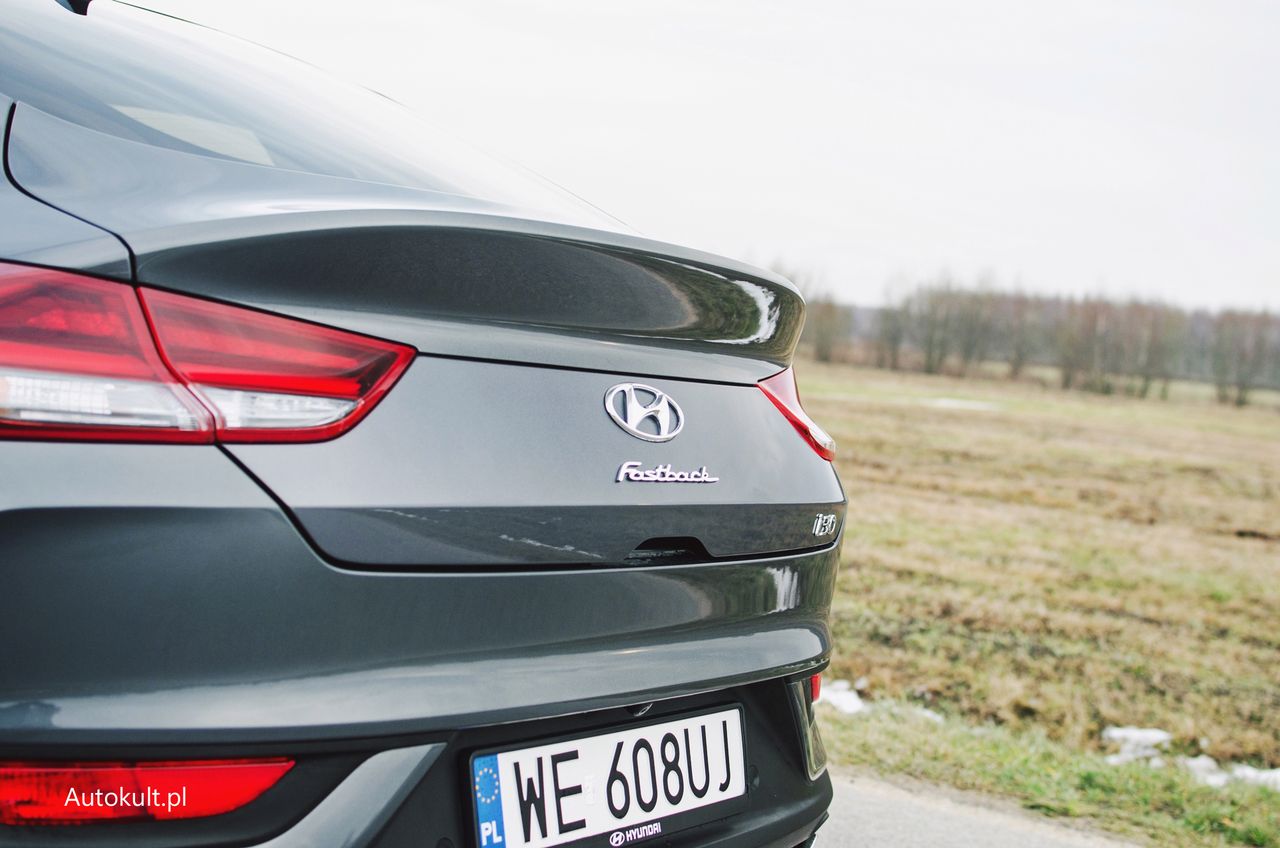 Każdy Hyundai i30 Fastback w najwyższym standardzie Premium to wydatek ponad 100 tys. zł. Idealna specyfikacja to moim zdaniem 1.4 T-GDI N Line za 98 900 zł.