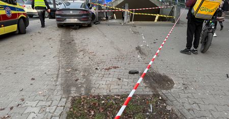 Staranował samochodem wejście do metra w Warszawie