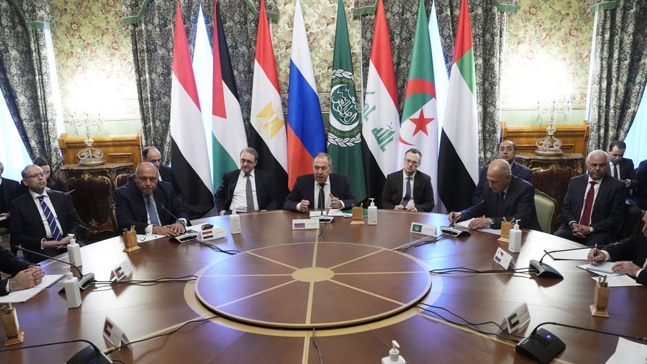 Russian Foreign Minister Sergei Lavrov meets with a delegation of the Arab League contact group on Ukraineepa09870449 Russian Foreign Minister Sergei Lavrov (C) attends his talks with representatives of Arab League nations in Moscow, Russia, 04 April 2022.  EPA/ALEXANDER ZEMLIANICHENKO / POOL Dostawca: PAP/EPA.ALEXANDER ZEMLIANICHENKO / POOL