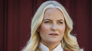 Instalacja z Mette-Marit i Epsteinem w Oslo. Nowy projekt artysty