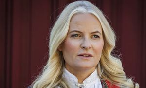 Instalacja z Mette-Marit i Epsteinem w Oslo. Nowy projekt artysty