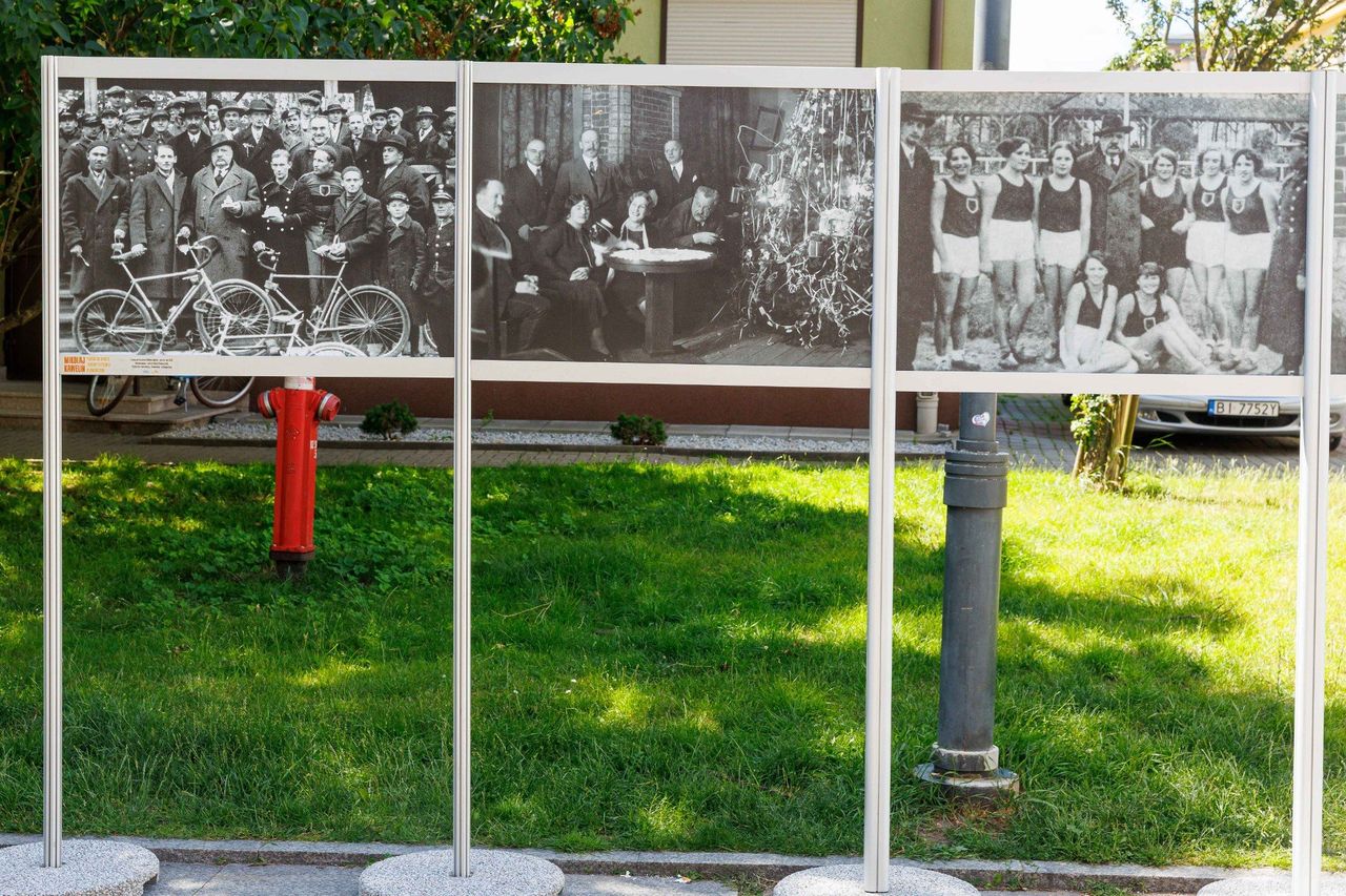 Białystok: Wandale zniszczyli wystawę fotograficzną "założycieli Jagiellonii Białystok"
