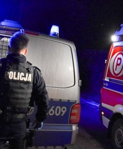 Samochód z impetem uderzył w przyczepę. 18-latek nie żyje