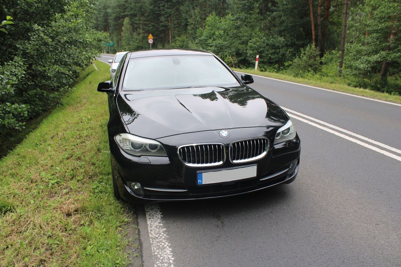 76-latek za kierownicą luksusowego BMW. Senior miał ponad 2 promile