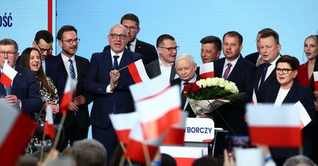 Kogo wystawi PiS. Sondaż wskazuje faworyta