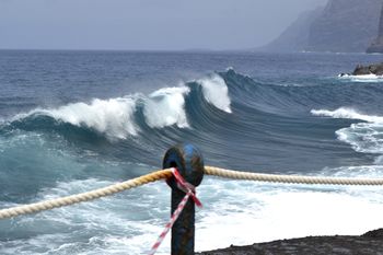 Na Kanarach fale aż do 7 m. Synoptycy zapowiadają śnieg. "Najgorsze nadciąga"
