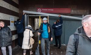 Metro w Kijowie stanęło. Pozrywały się oblodzone linie energetyczne