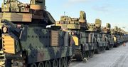 USA przerzucają sprzęt. 100 pojazdów Bradley w drodze do Polski