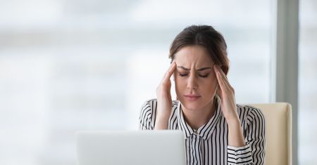 Ból głowy na czubku - przyczyny, diagnostyka i leczenie