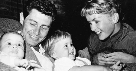 Debbie Reynolds (1932-2016)