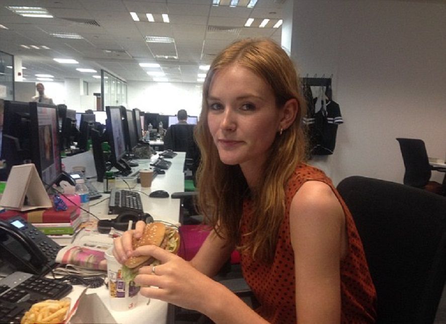 Przez tydzień jadła tylko fast foody. Skutki są opłakane