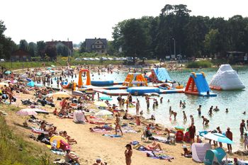 Budzyń: Tłum nad Zalewem Kryspinów. Najstarszy podkrakowski kurort wabi turystów