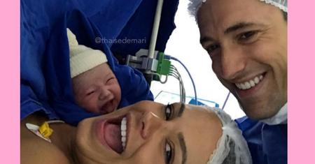 Niesamowite selfie tuż po porodzie. To zdjęcie jest hitem internetu!