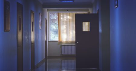 Maltretowany przez ojczyma 8-letni Kamilek wciąż w szpitalu. Stan zdrowia...