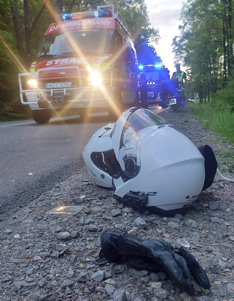Poważne zderzenie motocyklisty z sarną