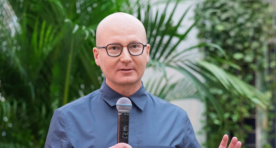 Obrazy i ilustracje o odpowiedzialności biznesowej Grupy Żabka. "Pokazujemy, że wygoda i odpowiedzialność mogą iść w parze"