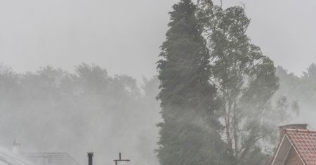 Nadciąga huragan Kirk. Uderzy z impetem