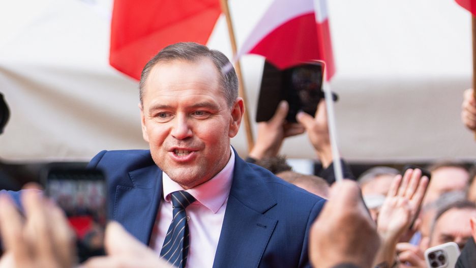 Świdnica, 15.05.2025. Wybory Prezydenta RP 2025 - kampania. Kandydat Komitetu Obywatelskiego w zbliżających się wyborach na fotel prezydenta RP, popierany przez Prawo i Sprawiedliwość prezes Instytutu Pamięci Narodowej Karol Nawrocki podczas spotkania z mieszkańcami w Świdnicy, 15 bm. (sko) PAP/Krzysztof Ćwik