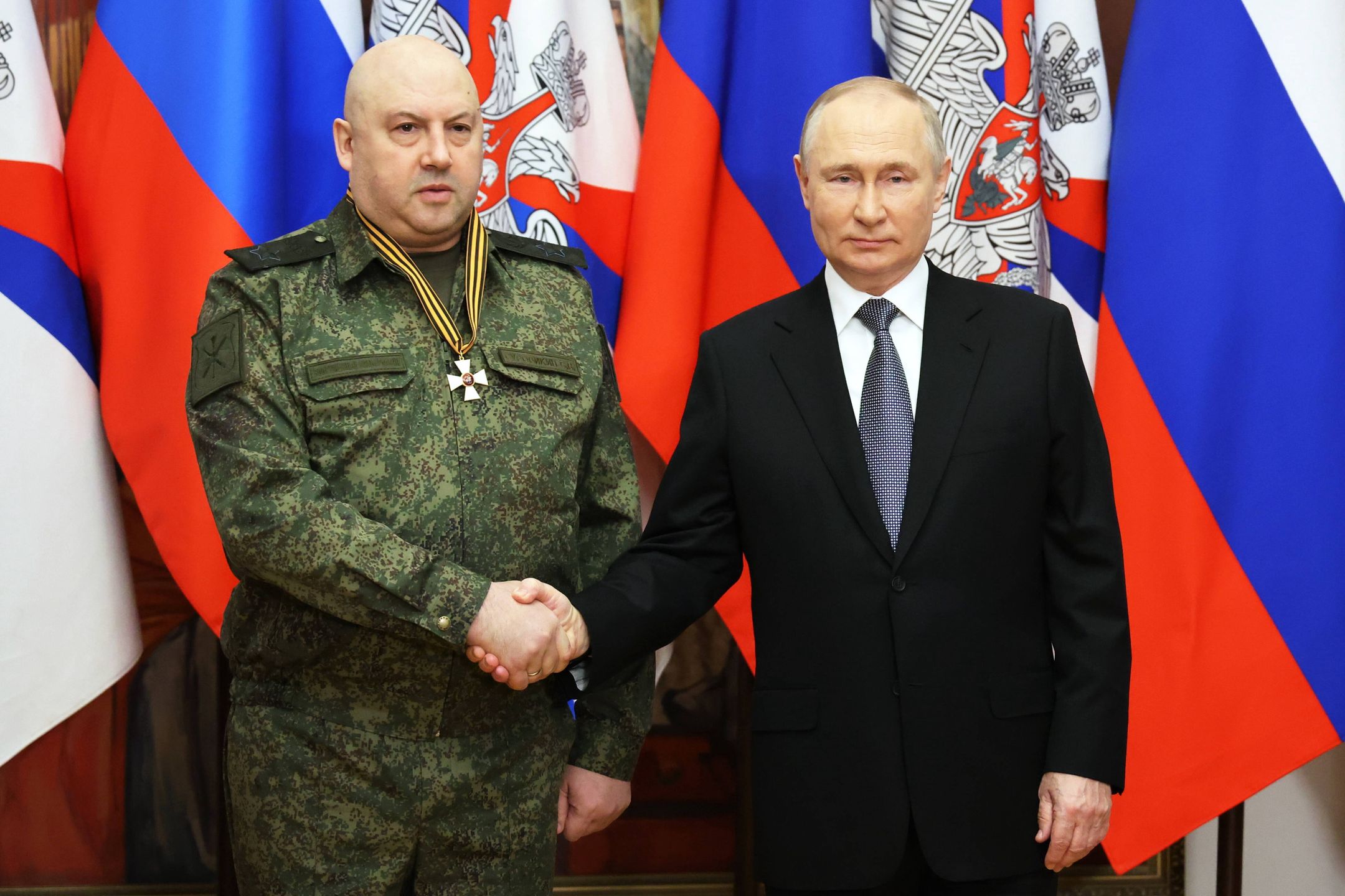 Według wschodnich mediów Putin miał odwołać Surowikina