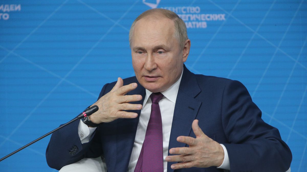 MOSCOW, RUSSIA - JULY 20: (RUSSIA OUT) Russian President Vladimir Putin speeches during the Powerful Ideas For New Times Forum on July 20, 2022 in Moscow, Russia. Putin takes part in the economic forum, hosted by the Agency for Strategic Initiatives (ASI). (Photo by Contributor/Getty Images)