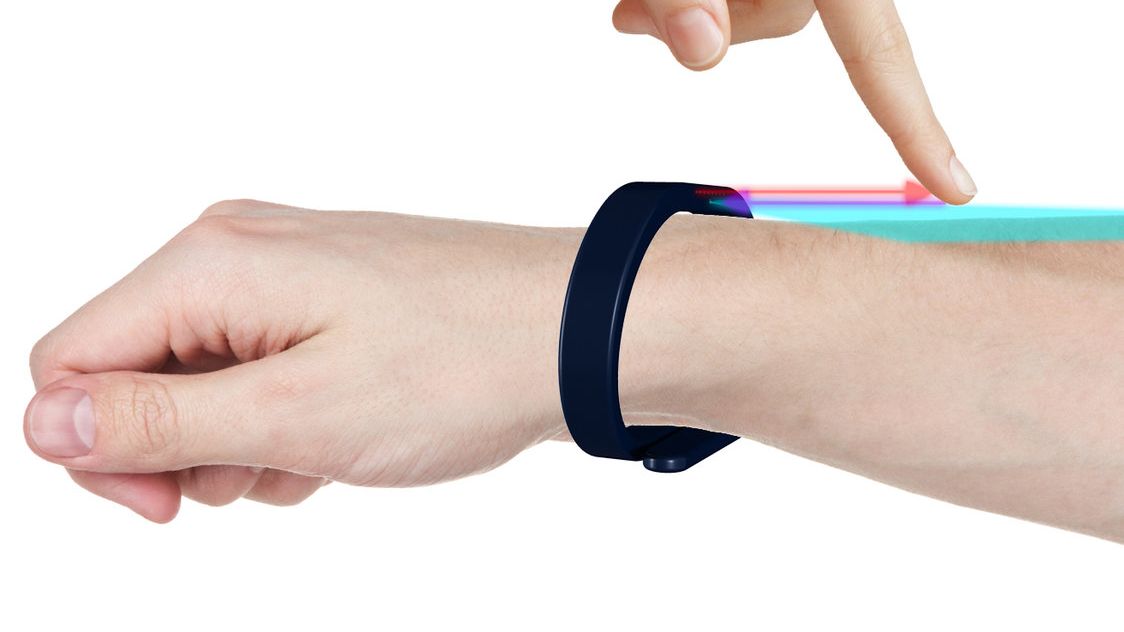 Oto prototypowy smartwatch, który obsłużysz ręką… dotykając drugiej ręki 1