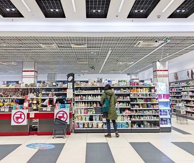Rossmann wycofuje dwa produkty. Wykryto martwe pszczoły